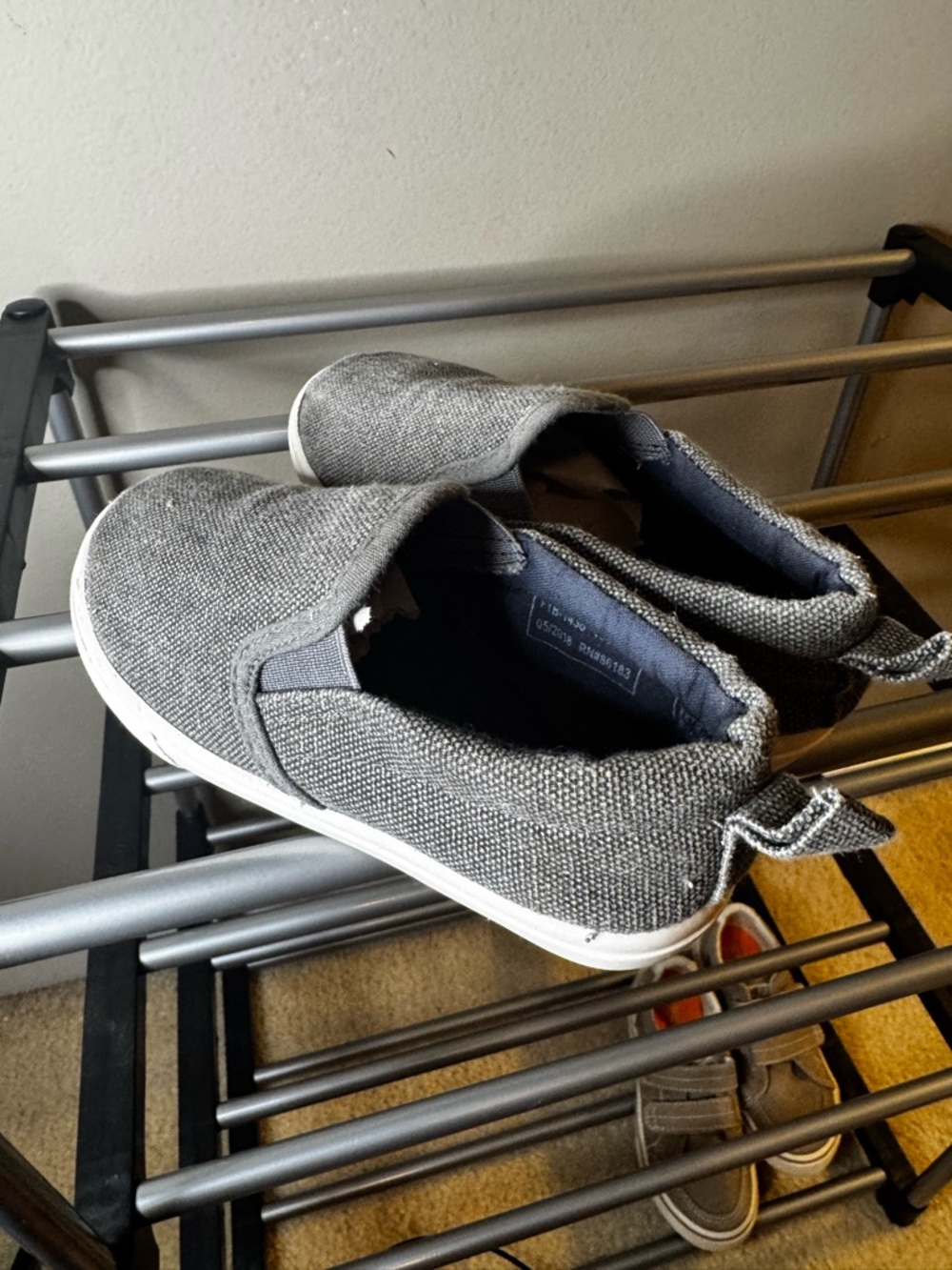 5/$25 EUC Kids Slip-On Canvas Sneakers - Gray Toddler Size 9 - Picture 3 of 7